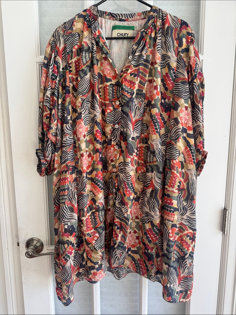 Chufy Multicolor Floral Wave Button-Front Blouse Cream Navy Red Small